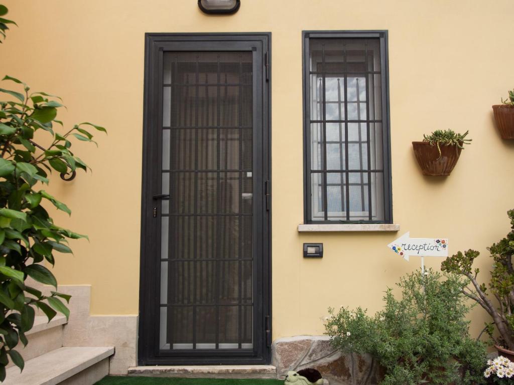 Flower Inn Ciampino Bagian luar foto