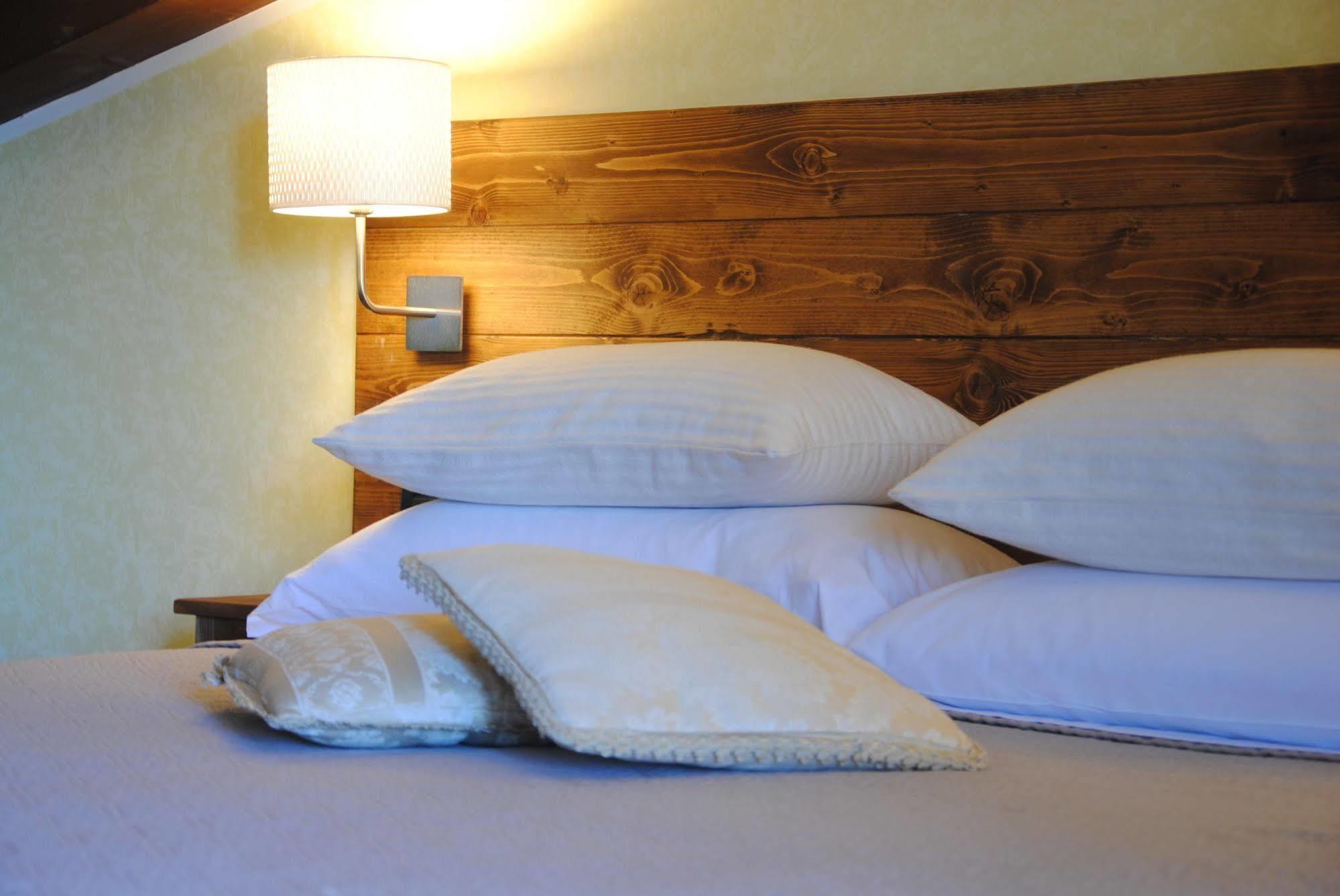 Flower Inn Ciampino Bagian luar foto