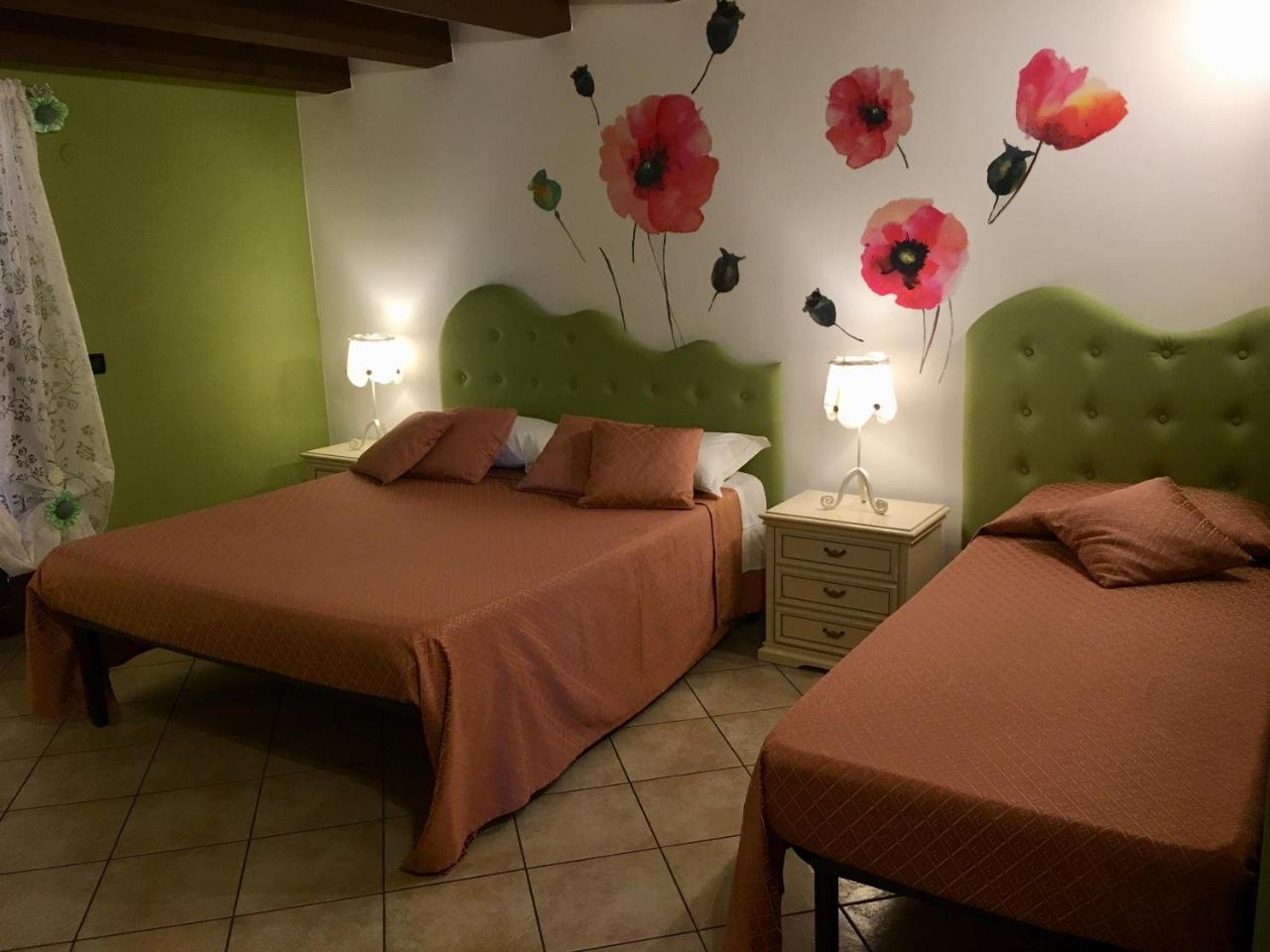 Flower Inn Ciampino Bagian luar foto